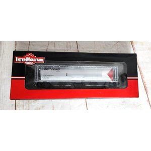 Inter Mountain Railway Co.45221-05 Cylindrical Covered CP Silver Car Model Train